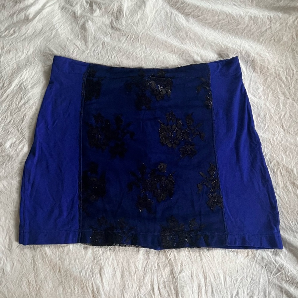 Valija Floral Embroidered Skirt